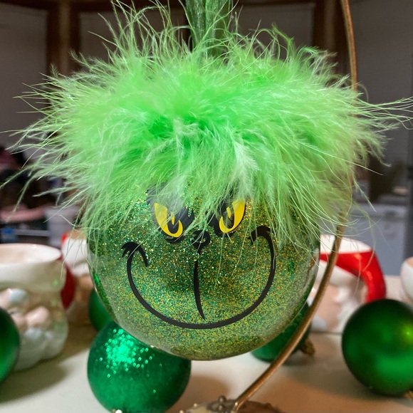 Grinch Face Glitter Ornaments With Hair & Without Dr. Seuss You’re A Mean One - Picture 3 of 3